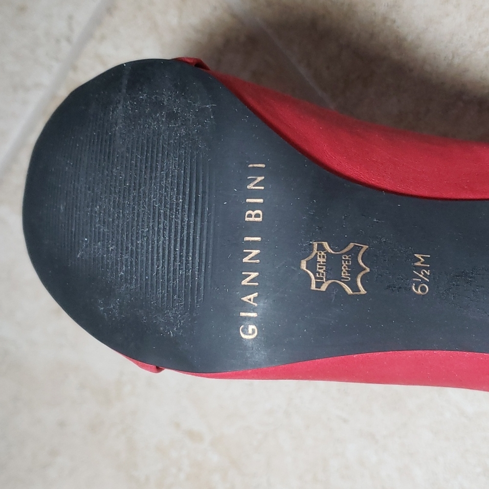 Red High Heels - Picture 7 of 10